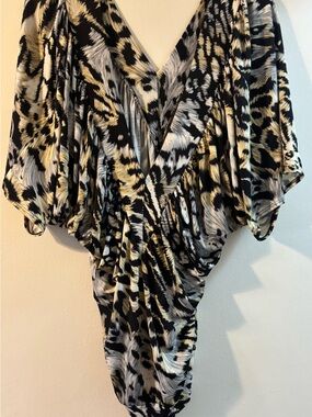 Language (Body Language) Black, Gray & Cream Abstract Print Chemise Top